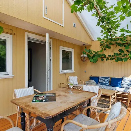 Amazing In With Kitchen Holiday home *